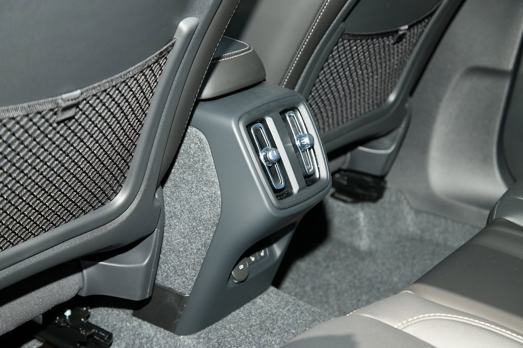 New 2026 Volvo XC40 B5 Plus w/ Protection Package Premier image 16