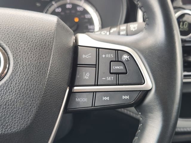 Used 2023 Toyota Highlander LE image 23
