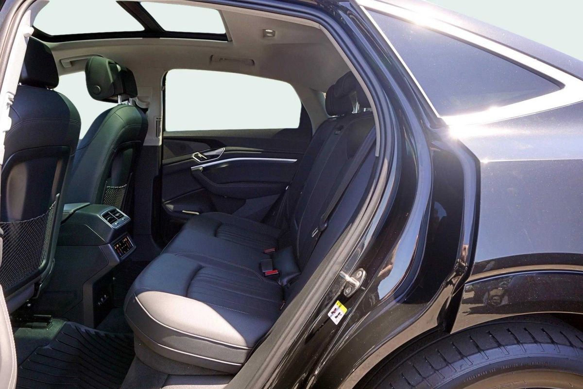 Used 2020 Audi e-tron Premium Plus image 17