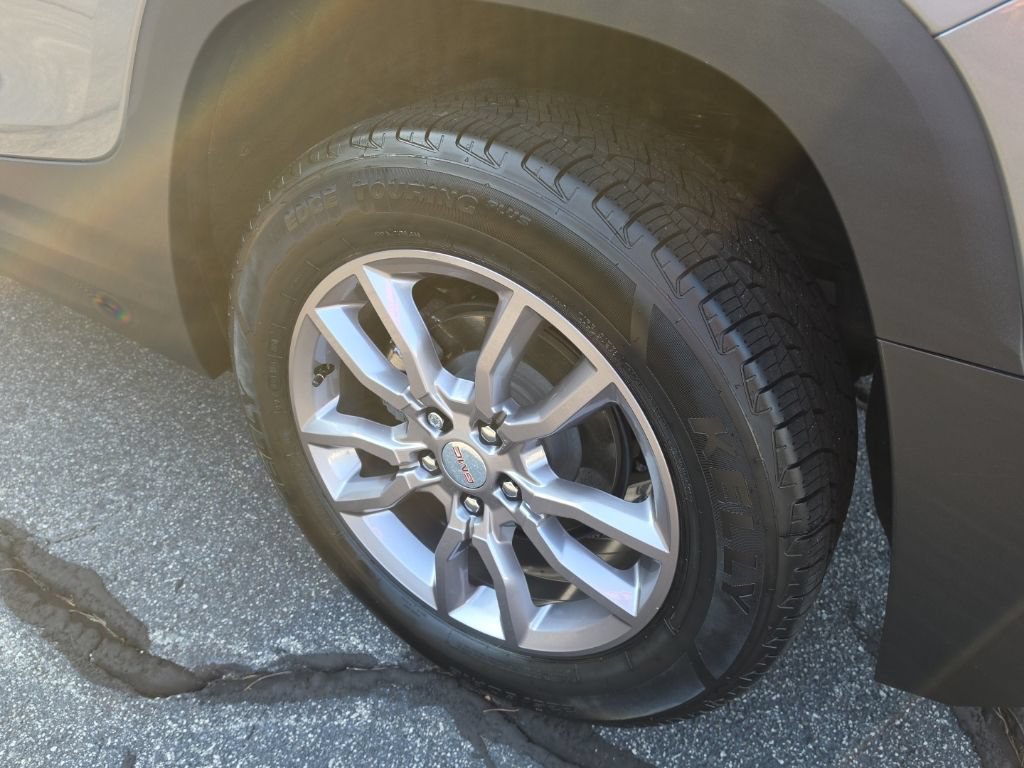 Certified 2023 GMC Terrain SLT w/ Infotainment Package II FWD image 15