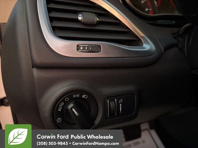 Used 2015 Dodge Dart SXT image 13