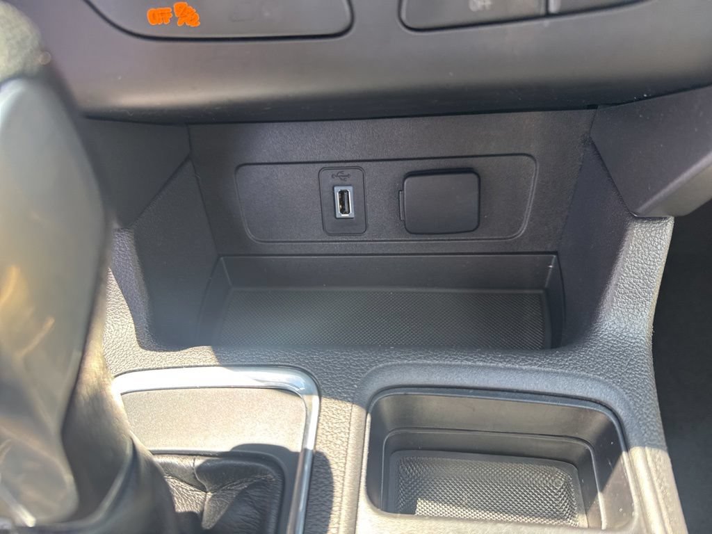 Used 2018 Ford Escape SE w/ SE Sync 3 Package FWD image 38