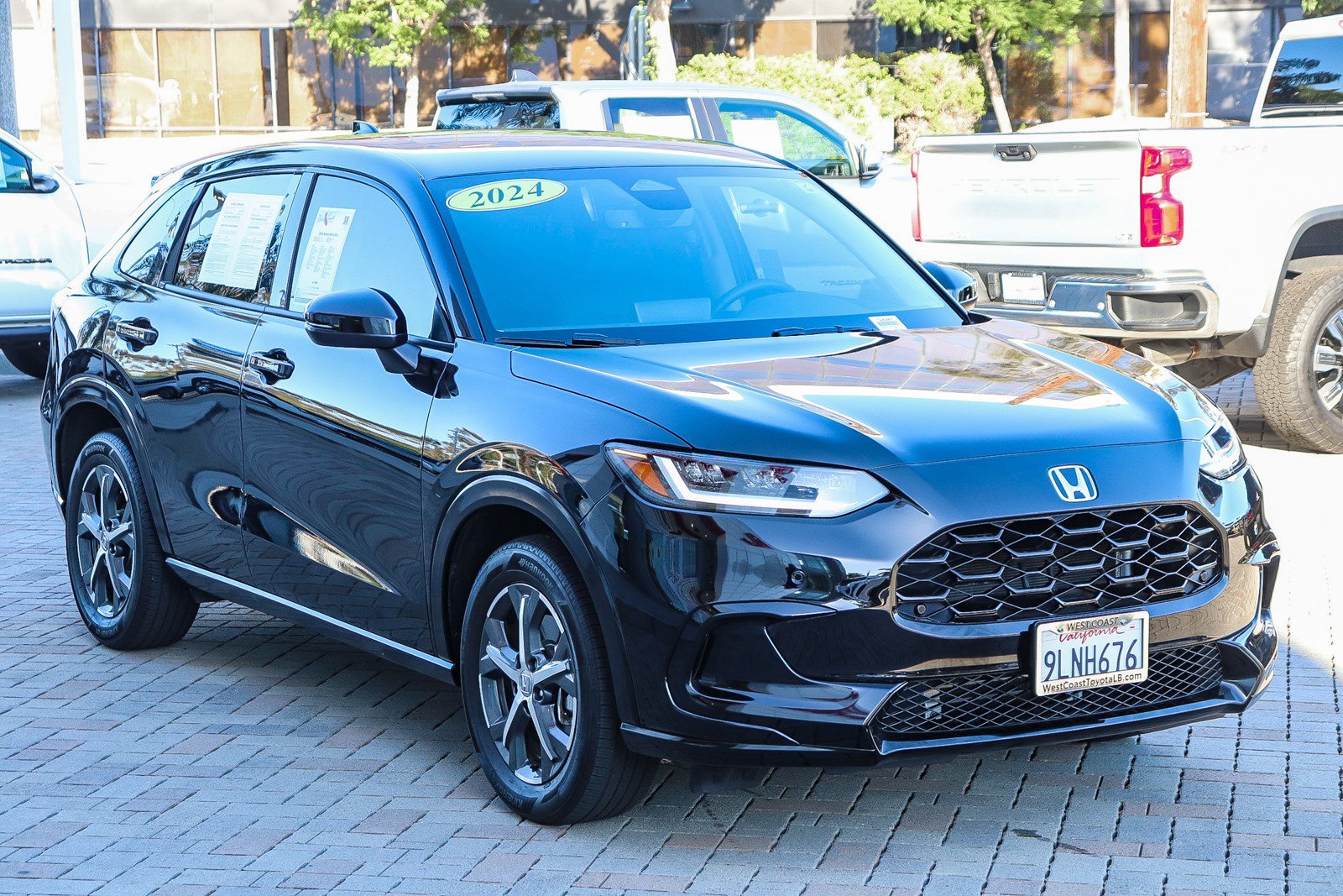 Used 2024 Honda HR-V EX-L image 3