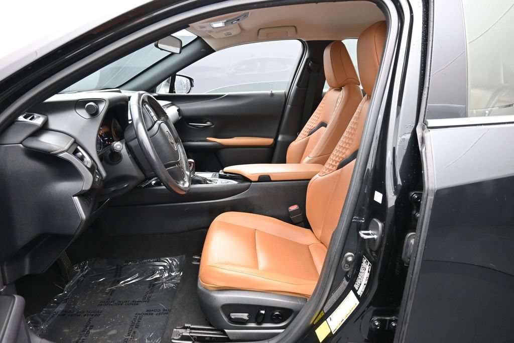 Used 2021 Lexus UX 200 w/ Accessory Package (Z2) FWD image 20