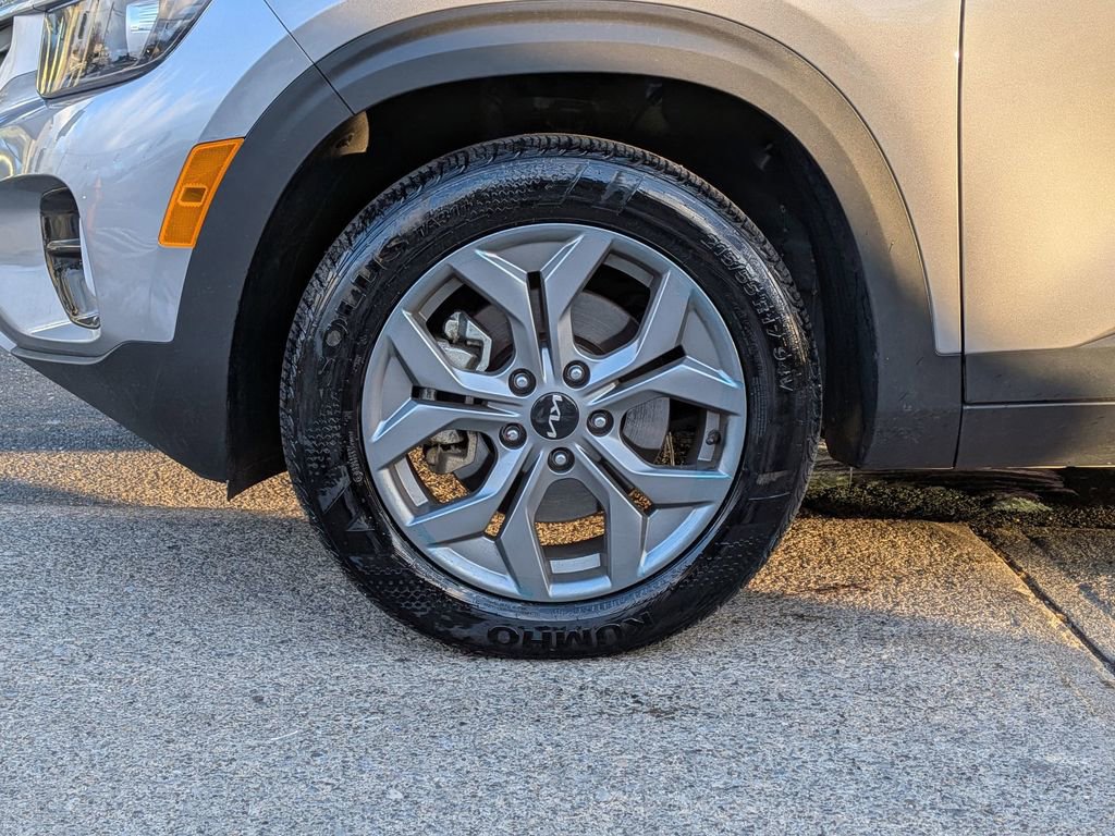 Certified 2025 Kia Seltos LX image 26