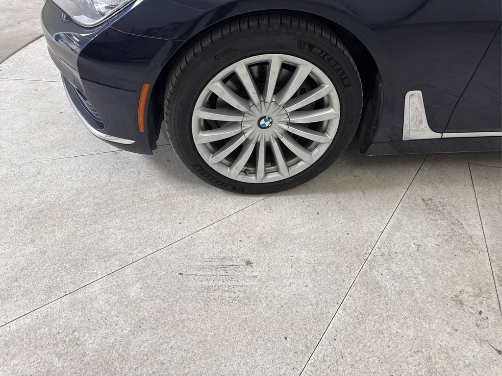 Used 2017 BMW 740i RWD image 14