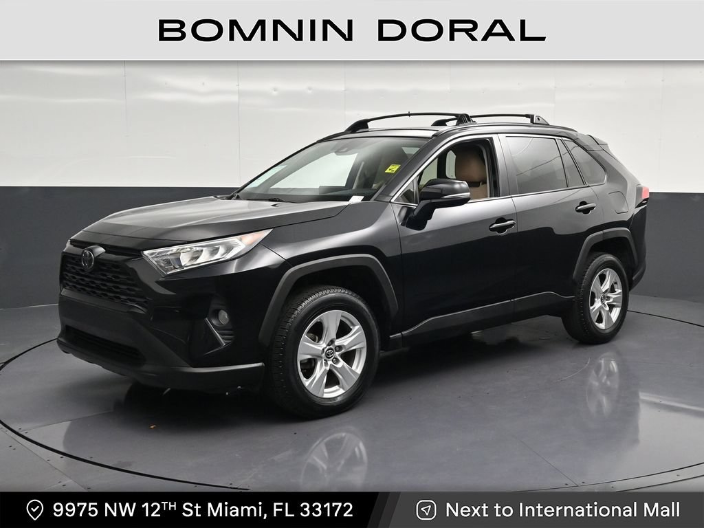 Used 2020 Toyota RAV4 XLE w/ Convenience Package FWD image 1