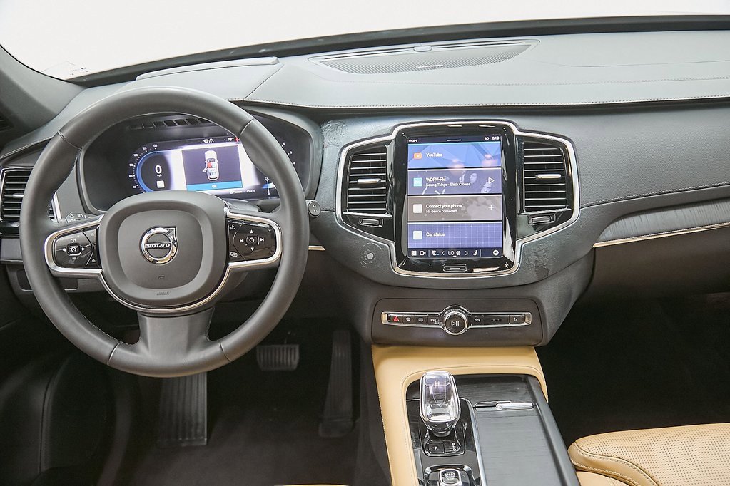 Certified 2023 Volvo XC90 B6 Ultimate w/ Protection Package Premier image 28