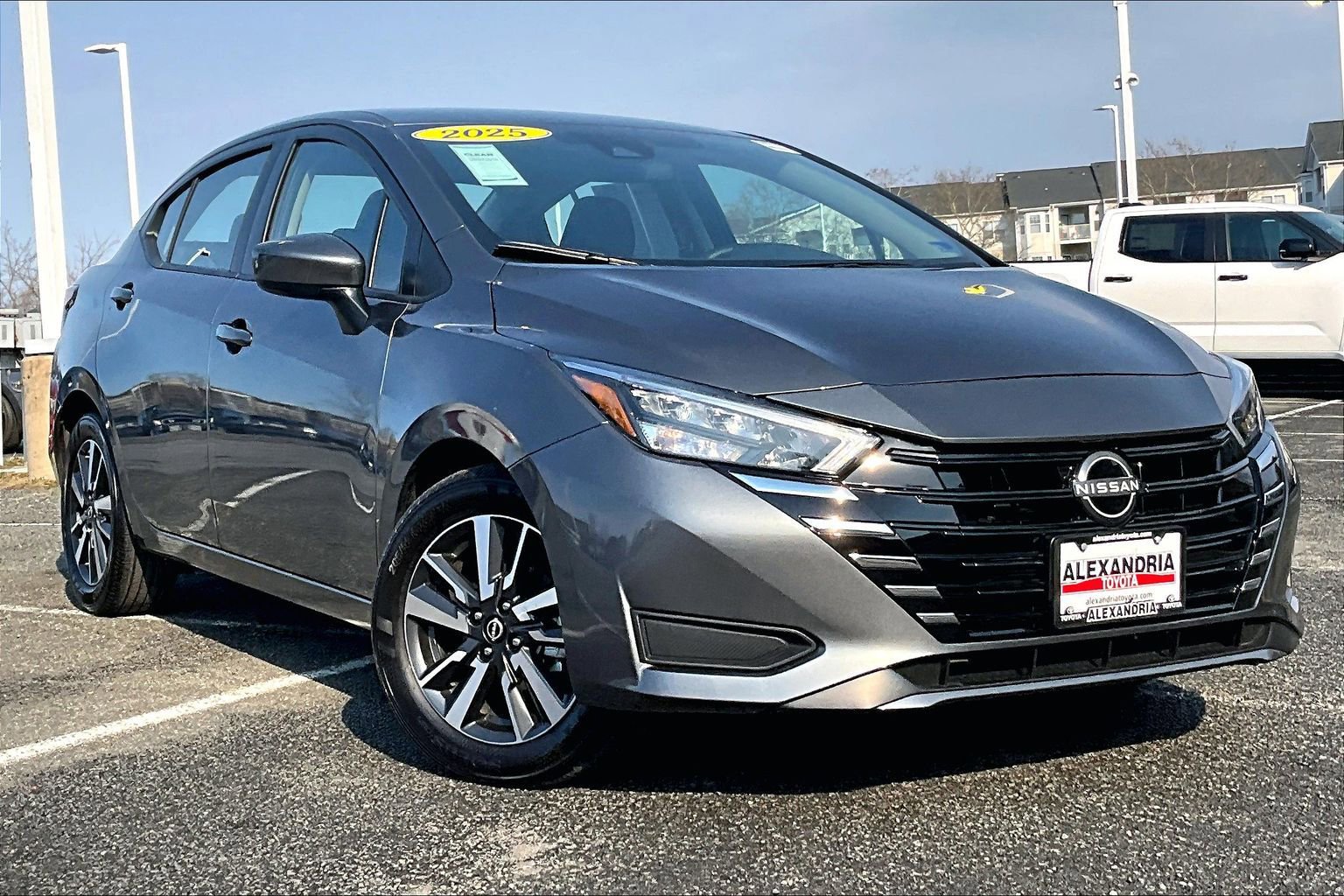 Used 2025 Nissan Versa SV image 2