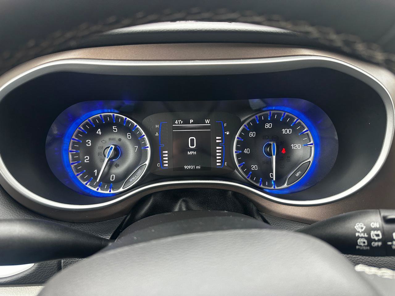 Used 2022 Chrysler Voyager LX FWD image 10
