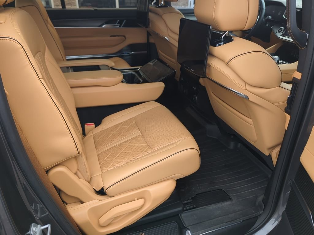 Used 2023 Jeep Grand Wagoneer Series III w/ Rear Seat Video Group 1 image 60