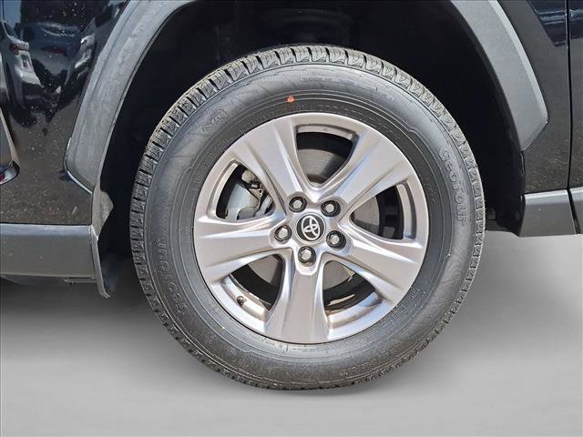 Used 2024 Toyota RAV4 XLE FWD image 23