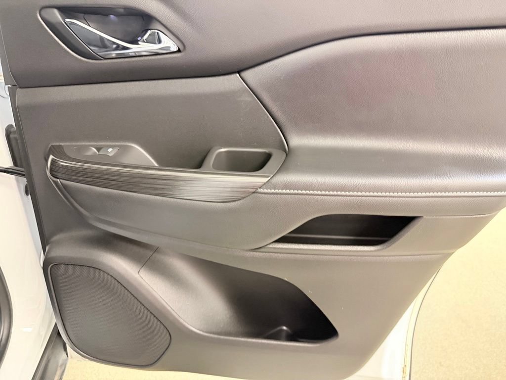 Used 2019 GMC Acadia SLT FWD image 38