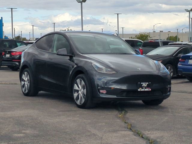 Used 2024 Tesla Model Y Long Range image 2