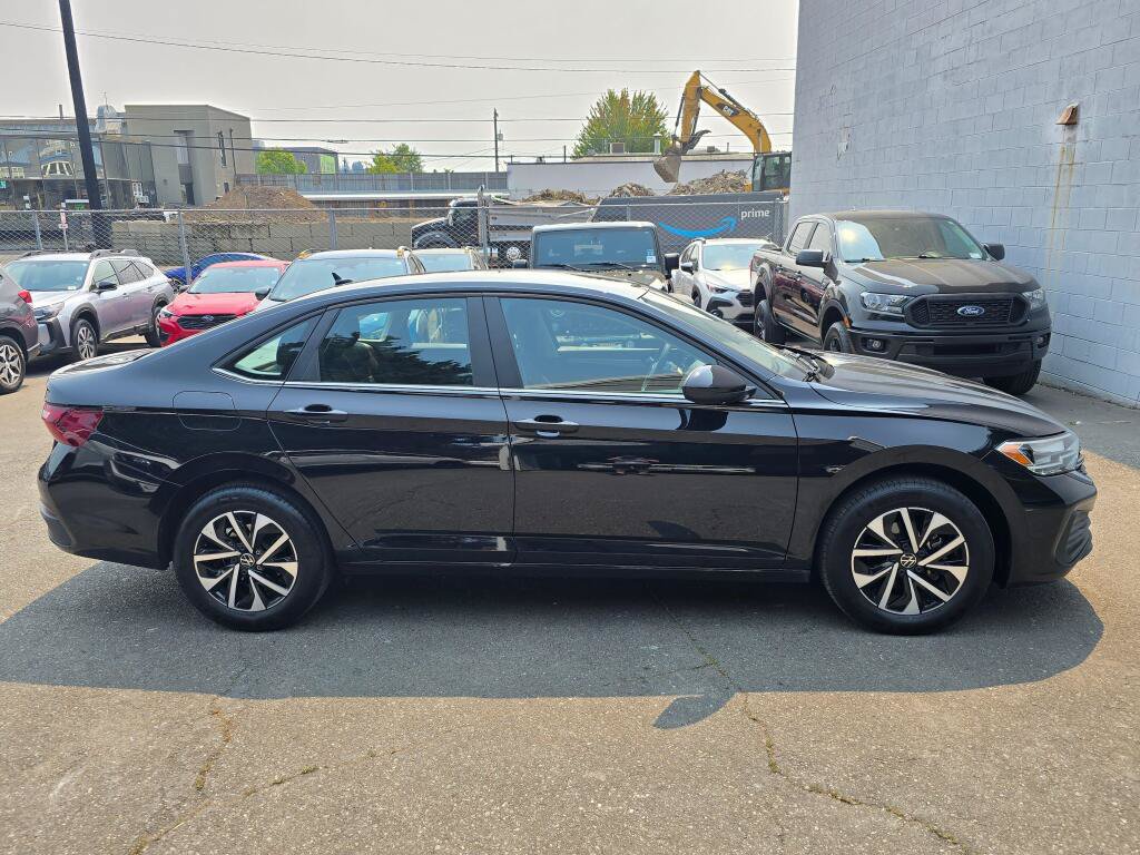 Used 2022 Volkswagen Jetta S FWD image 2