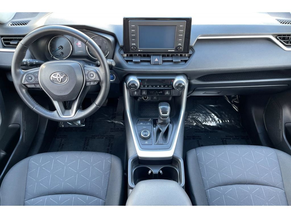 Used 2021 Toyota RAV4 XLE w/ Convenience Package image 16