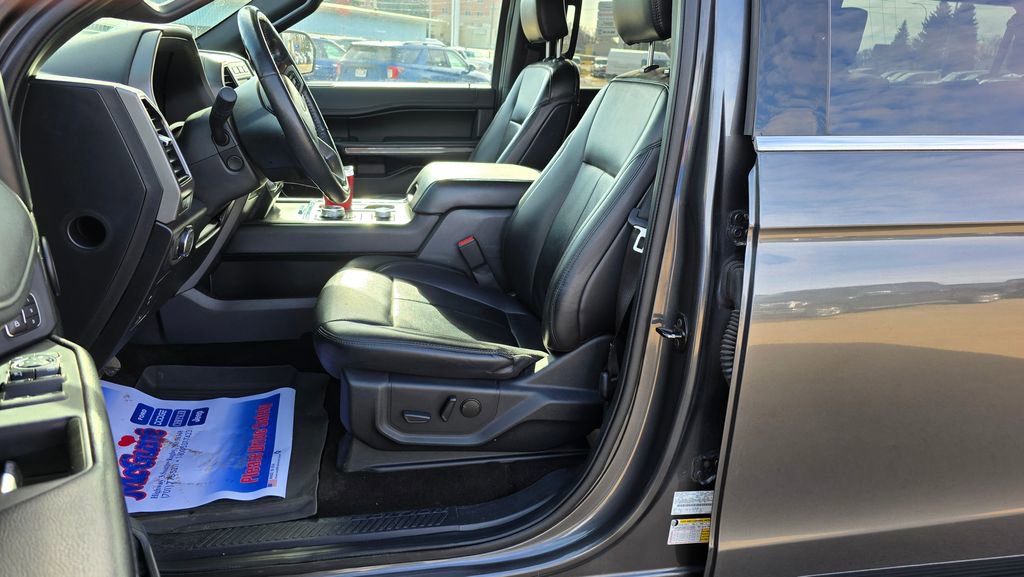 Used 2020 Ford Expedition Max XLT w/ Equipment Group 202A AWD/4WD image 18
