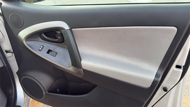 Used 2012 Toyota RAV4 4WD image 28