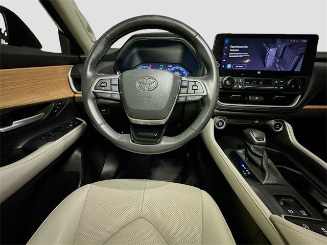 Used 2024 Toyota Grand Highlander Limited image 24