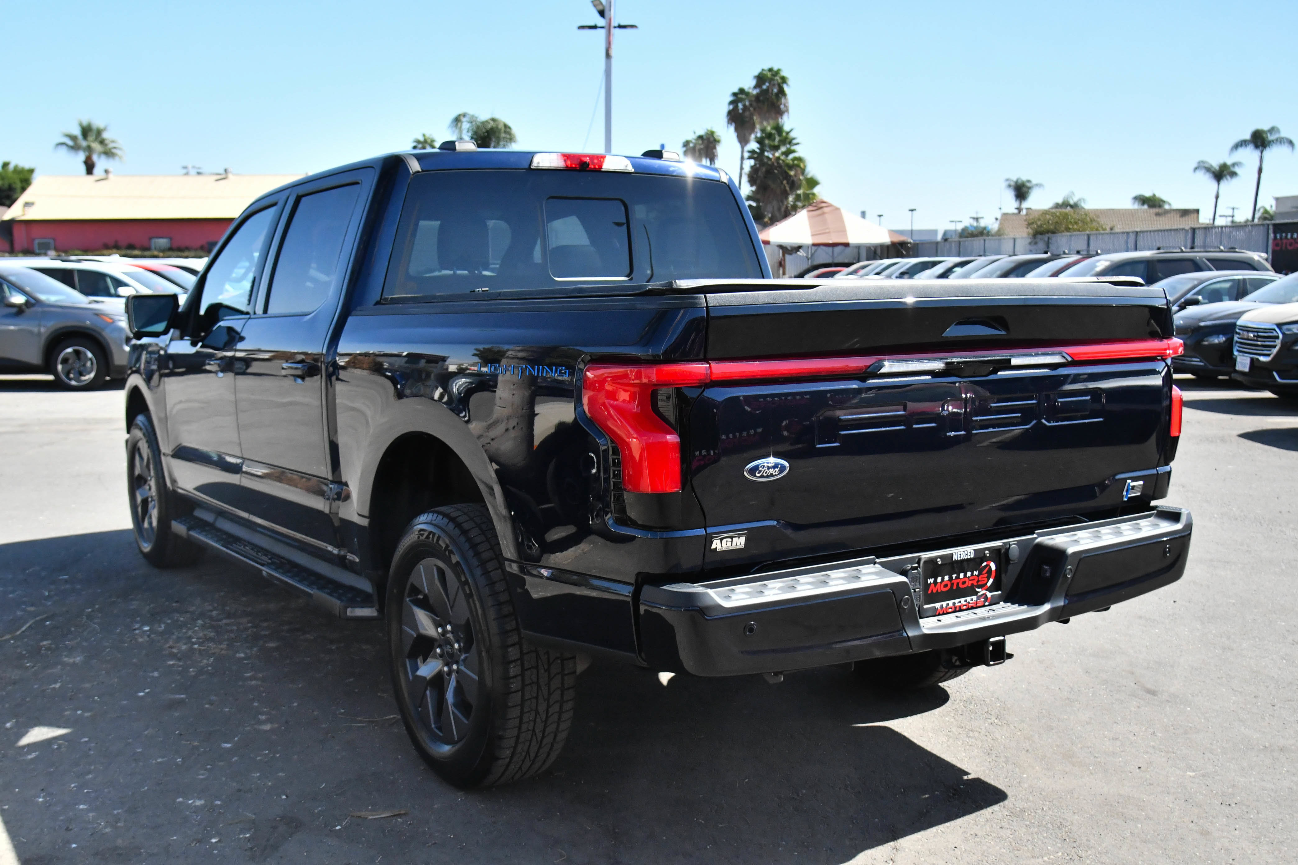 Used 2022 Ford F150 Lightning Lariat AWD/4WD image 6
