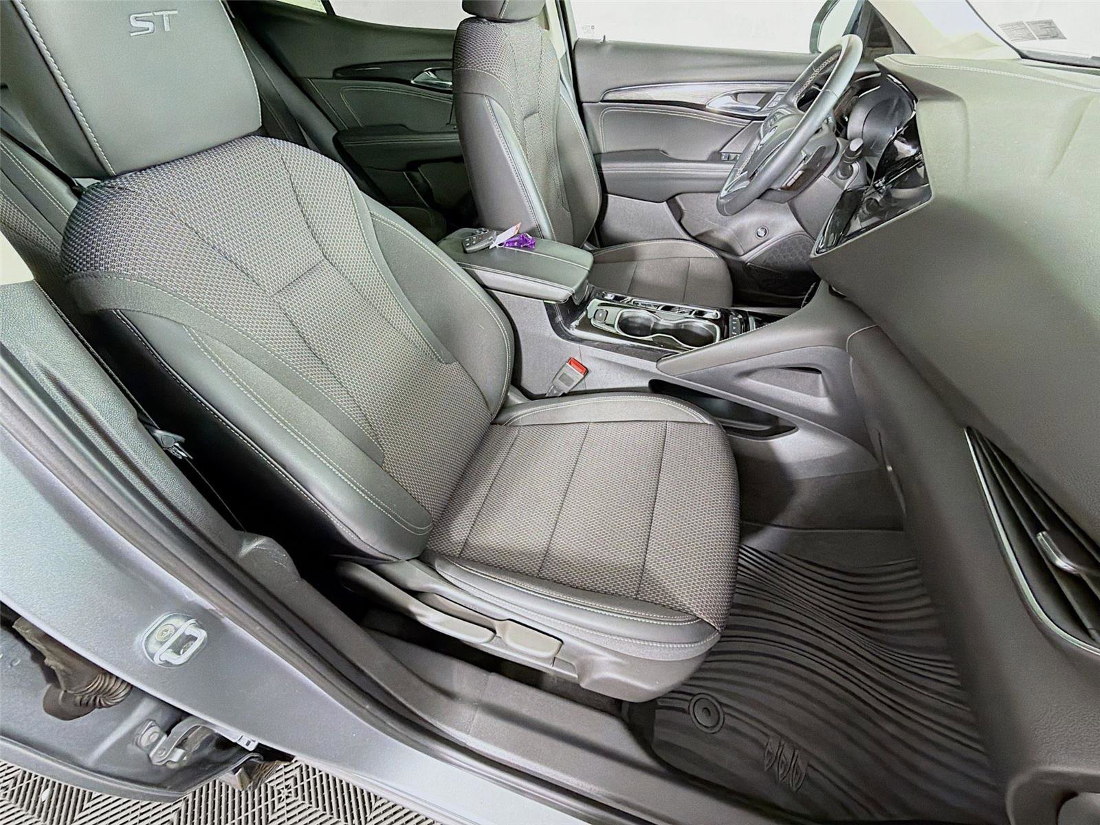 Used 2023 Buick Envision Preferred w/ Sport Touring Package image 27