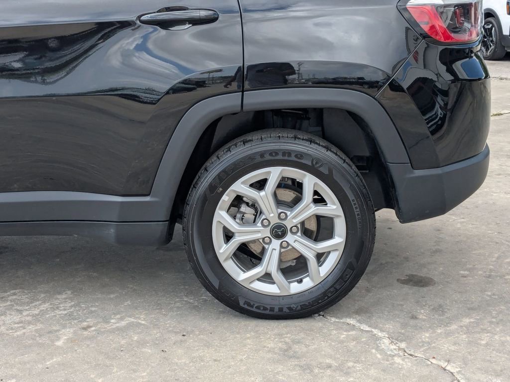 Used 2025 Jeep Compass Latitude w/ Sun & Sound Group image 31