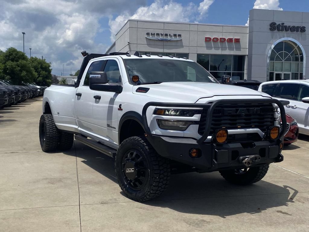 New 2026 RAM 3500 Big Horn AWD/4WD image 32