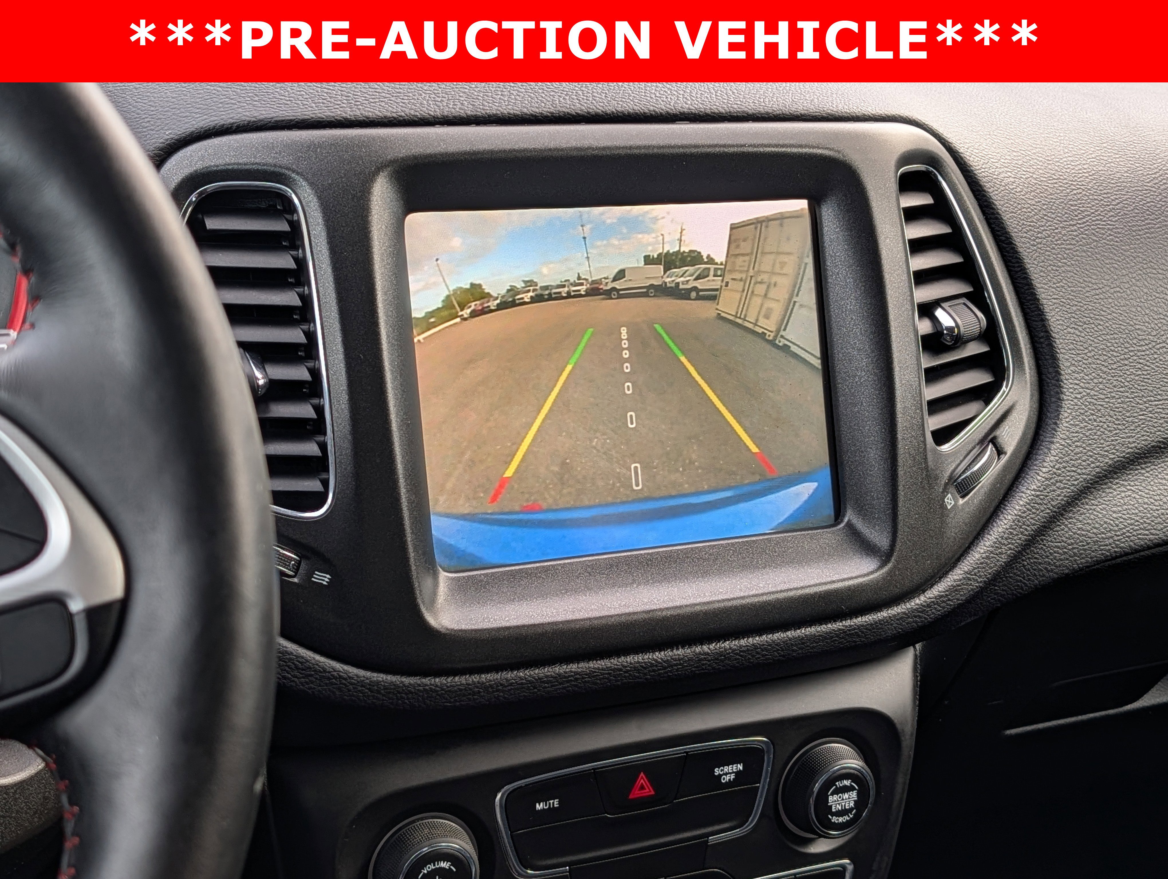 Used 2018 Jeep Compass Trailhawk w/ Leather Interior Group AWD/4WD image 29