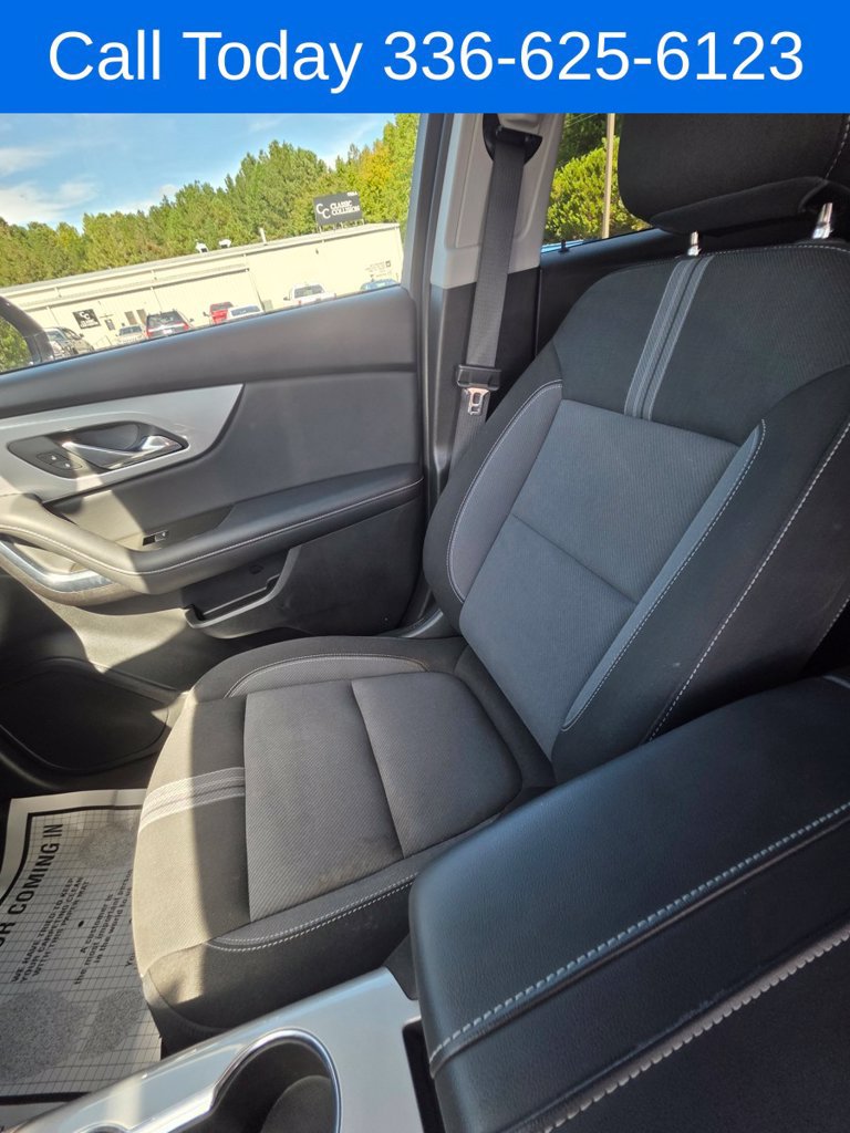 Used 2025 Chevrolet Blazer LT AWD/4WD image 12