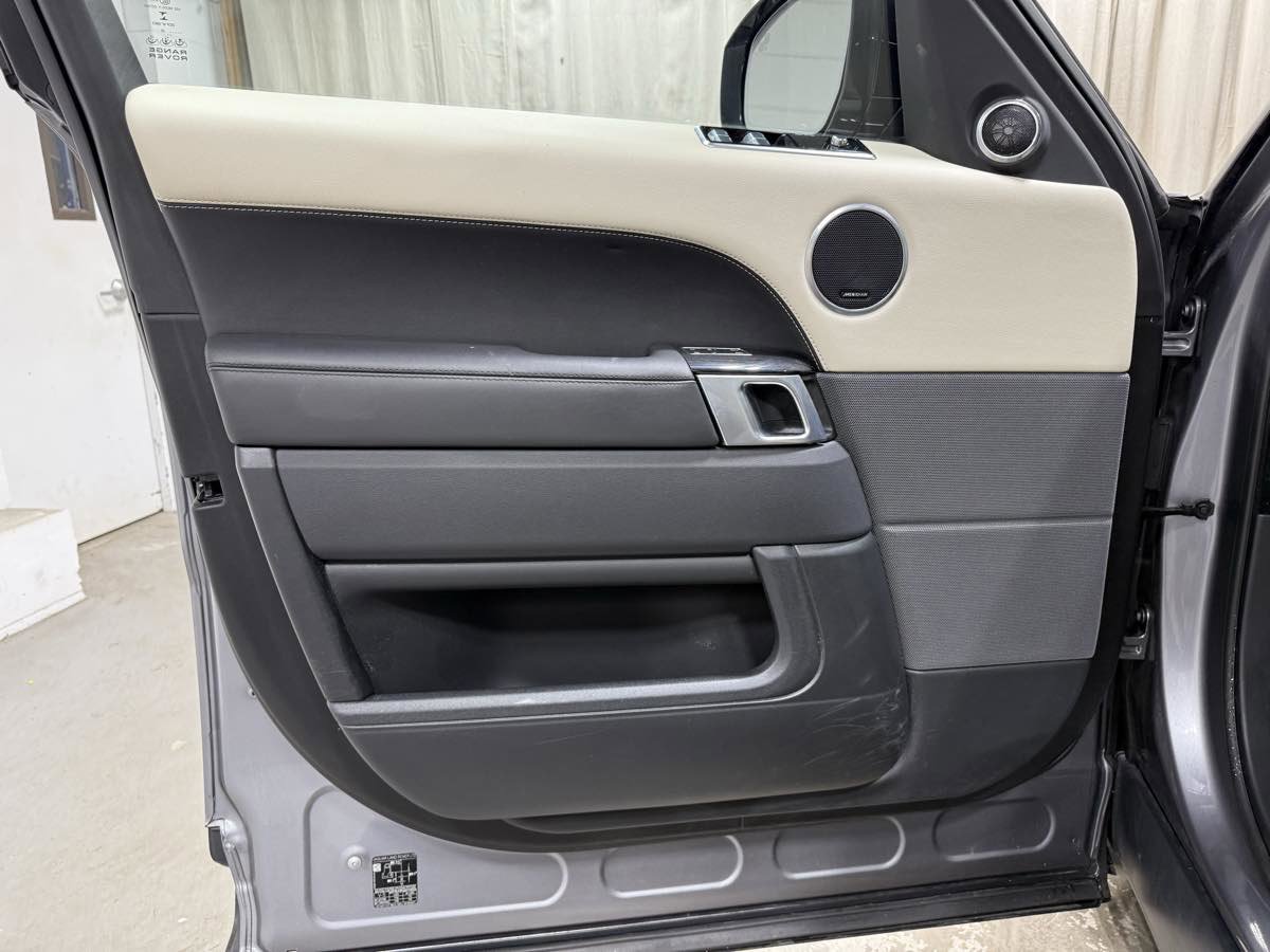 Used 2022 Land Rover Range Rover Sport HSE Silver Edition image 7