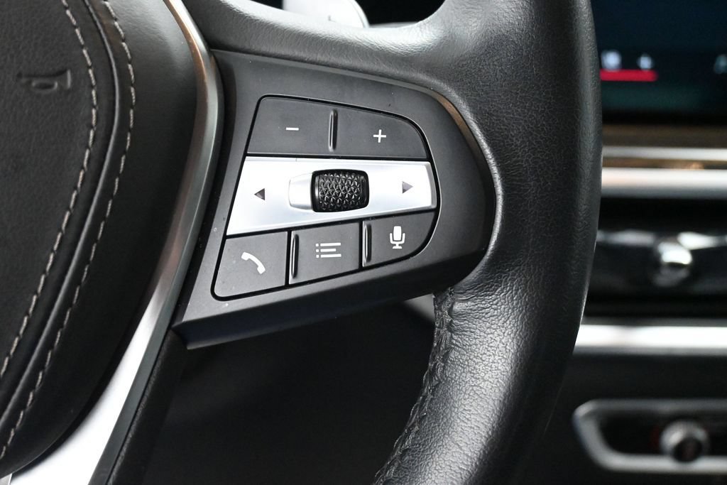 Used 2025 BMW X5 xDrive50e AWD/4WD image 29