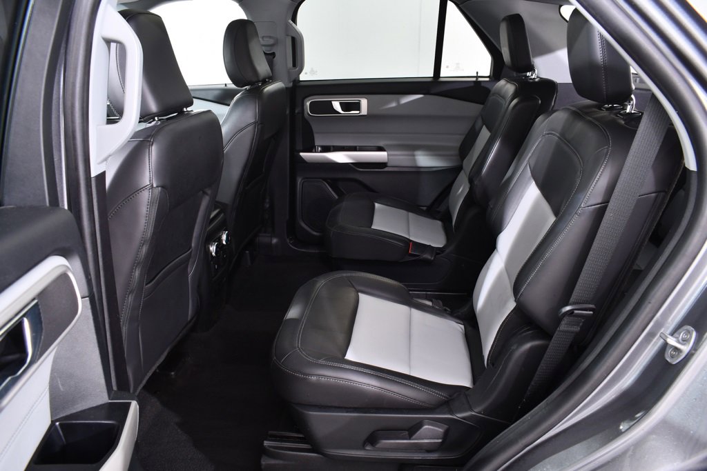 Used 2022 Ford Explorer XLT w/ Equipment Group 202A image 16