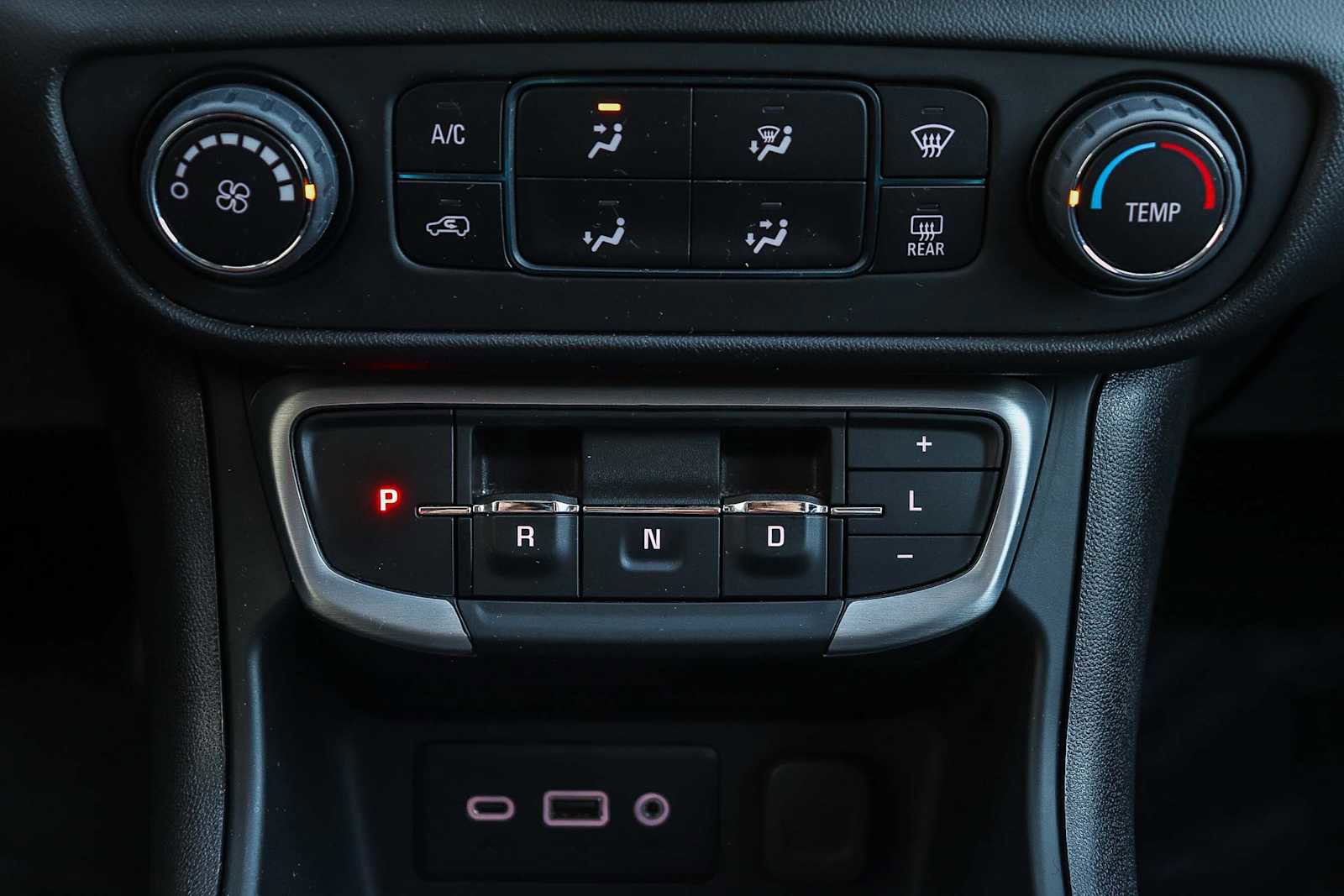 Used 2024 GMC Terrain SLE image 14