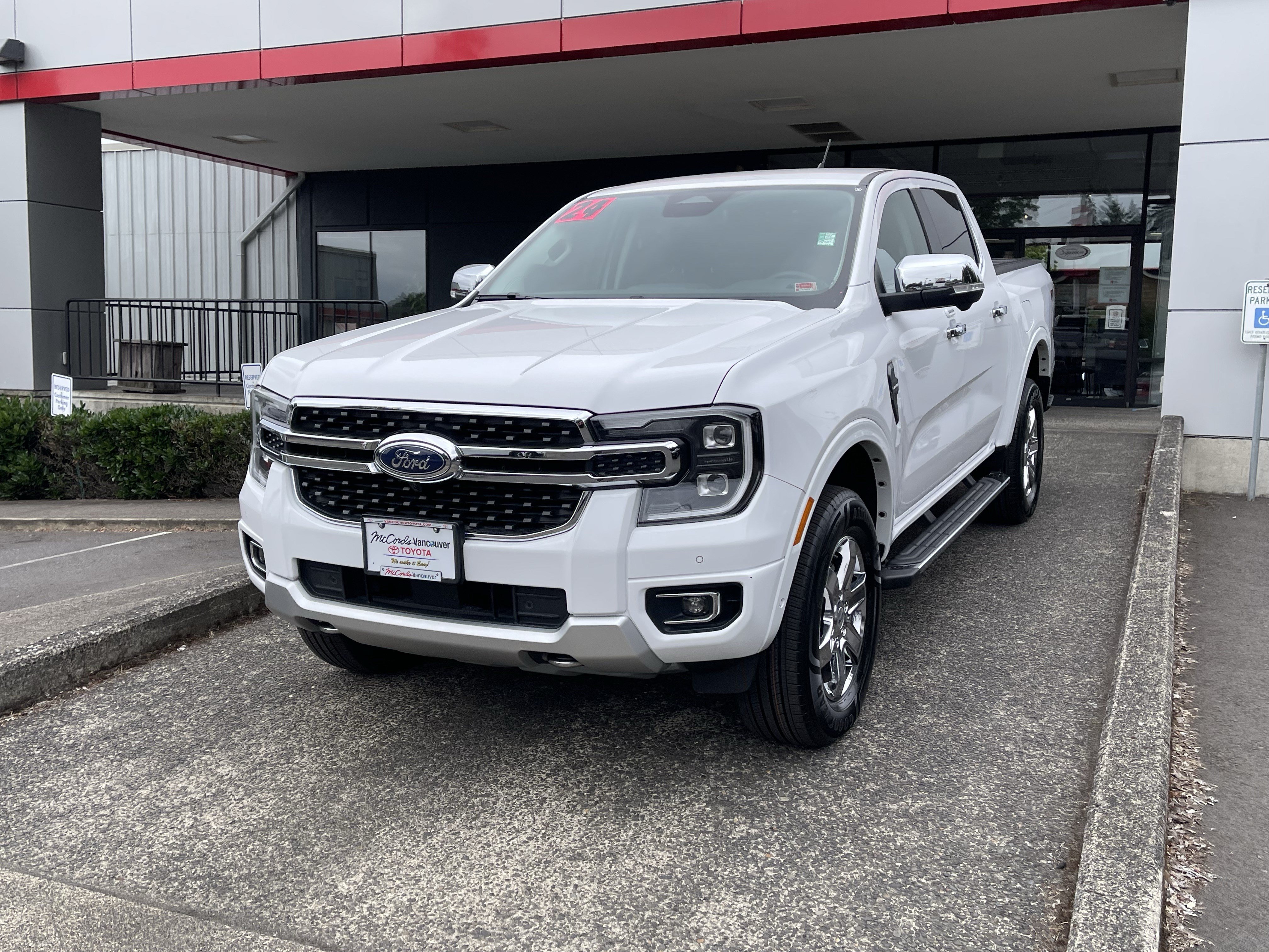 Used 2024 Ford Ranger Lariat w/ FX4 Off-Road Package AWD/4WD image 3