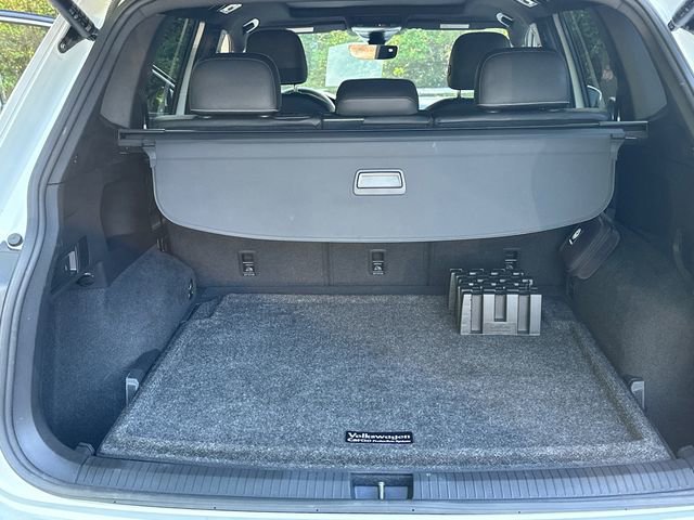 Used 2023 Volkswagen Tiguan SEL R-Line image 33