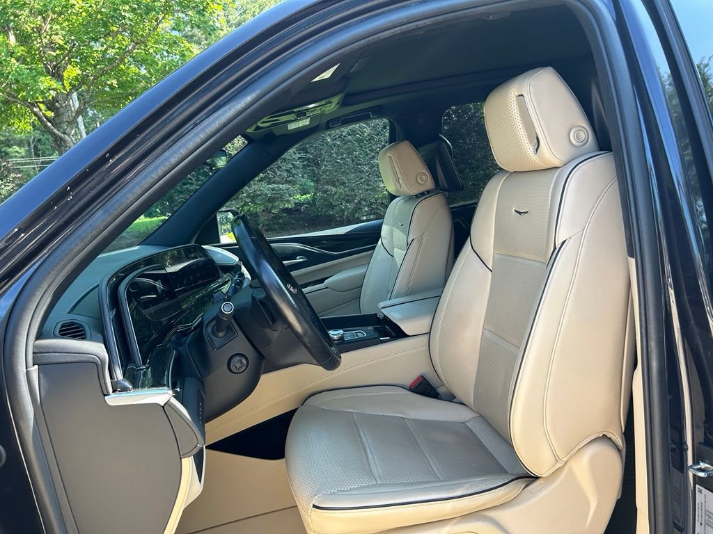 Used 2024 Cadillac Escalade ESV Premium Luxury w/ LPO, Floor Liner Package AWD/4WD image 40