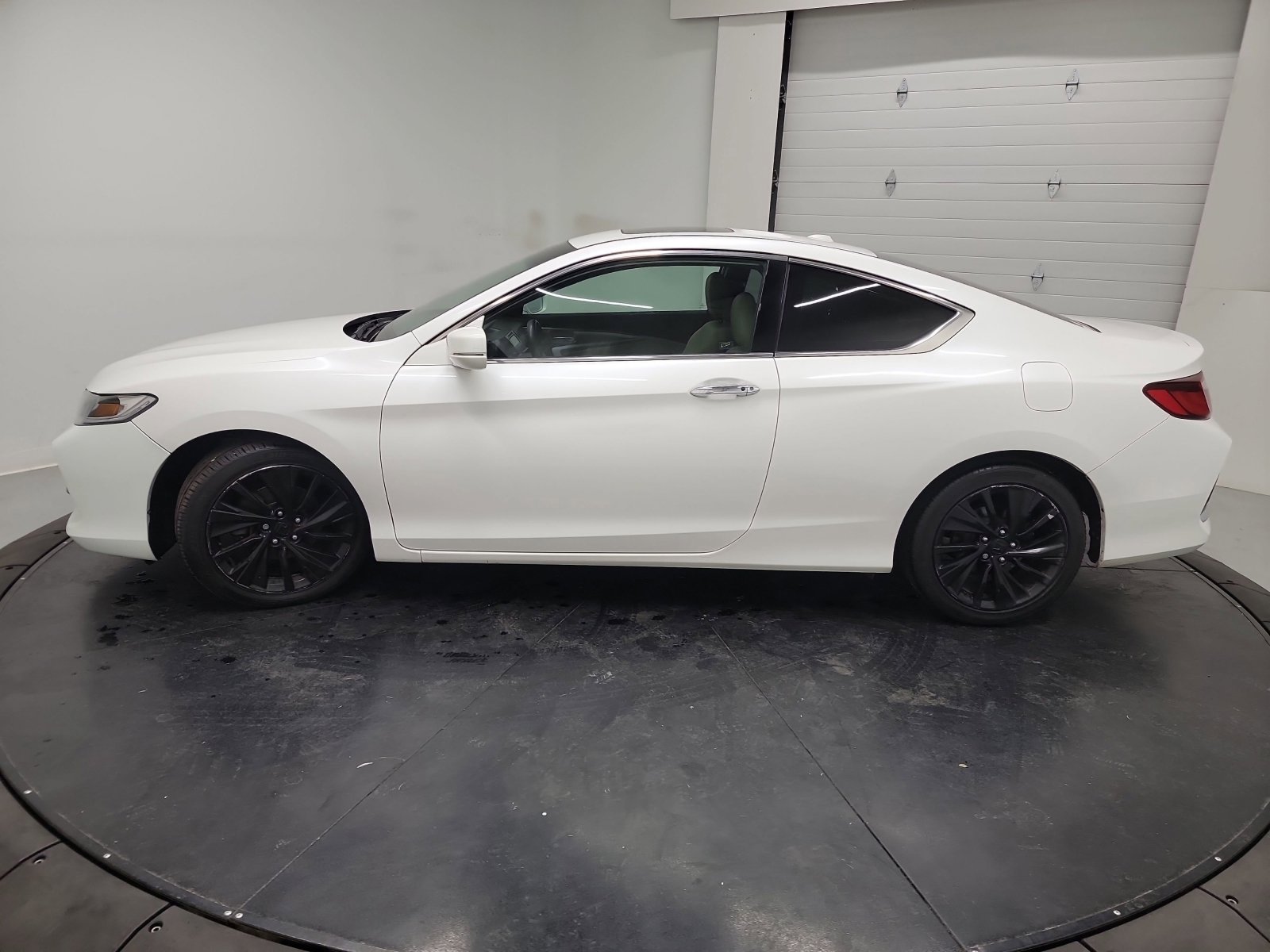 Used 2017 Honda Accord EX image 3