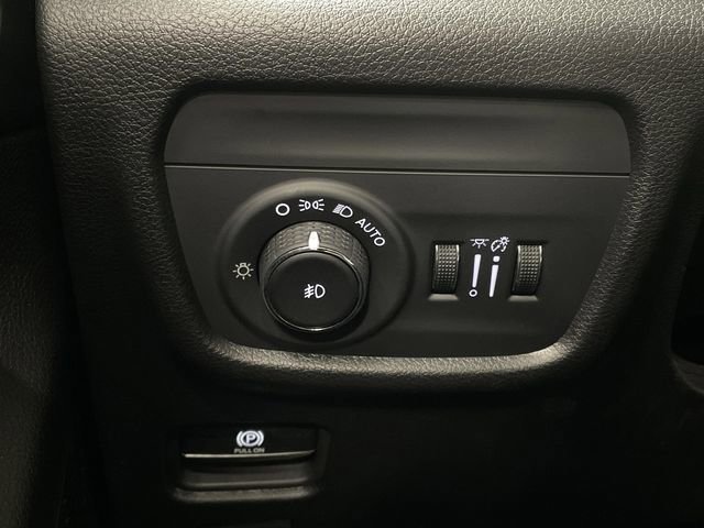 Used 2023 Jeep Grand Cherokee L Limited image 24