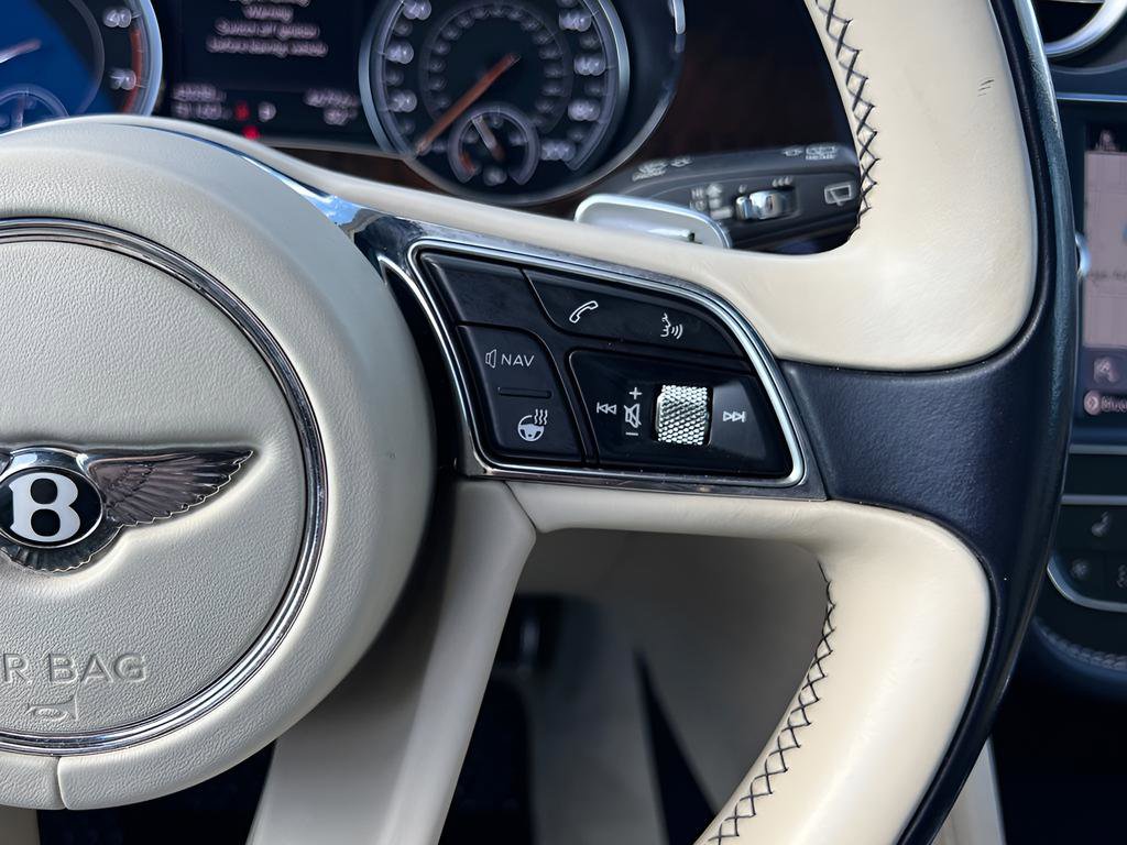 Used 2018 Bentley Bentayga AWD/4WD image 27