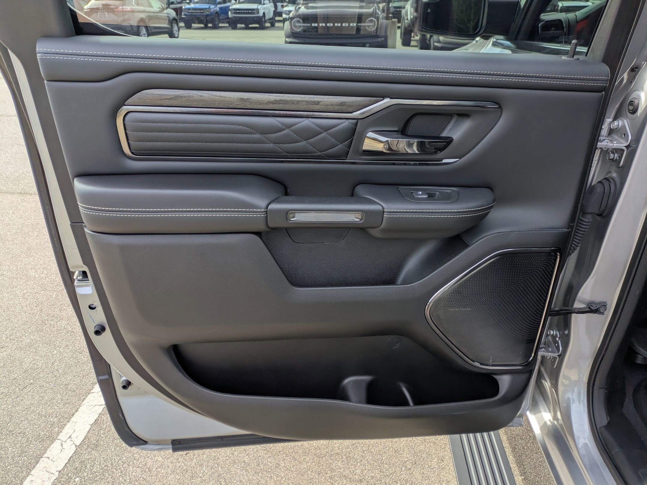 Used 2025 RAM 1500 Limited image 31