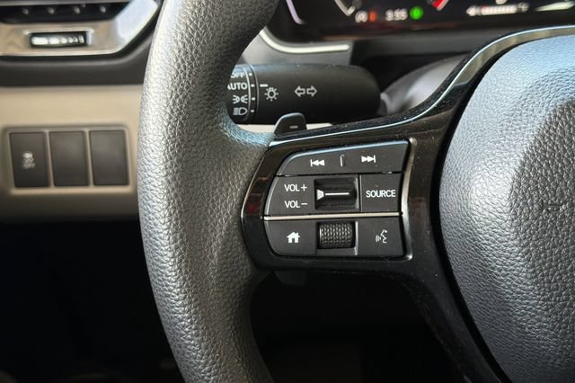 Used 2023 Honda Pilot LX image 30