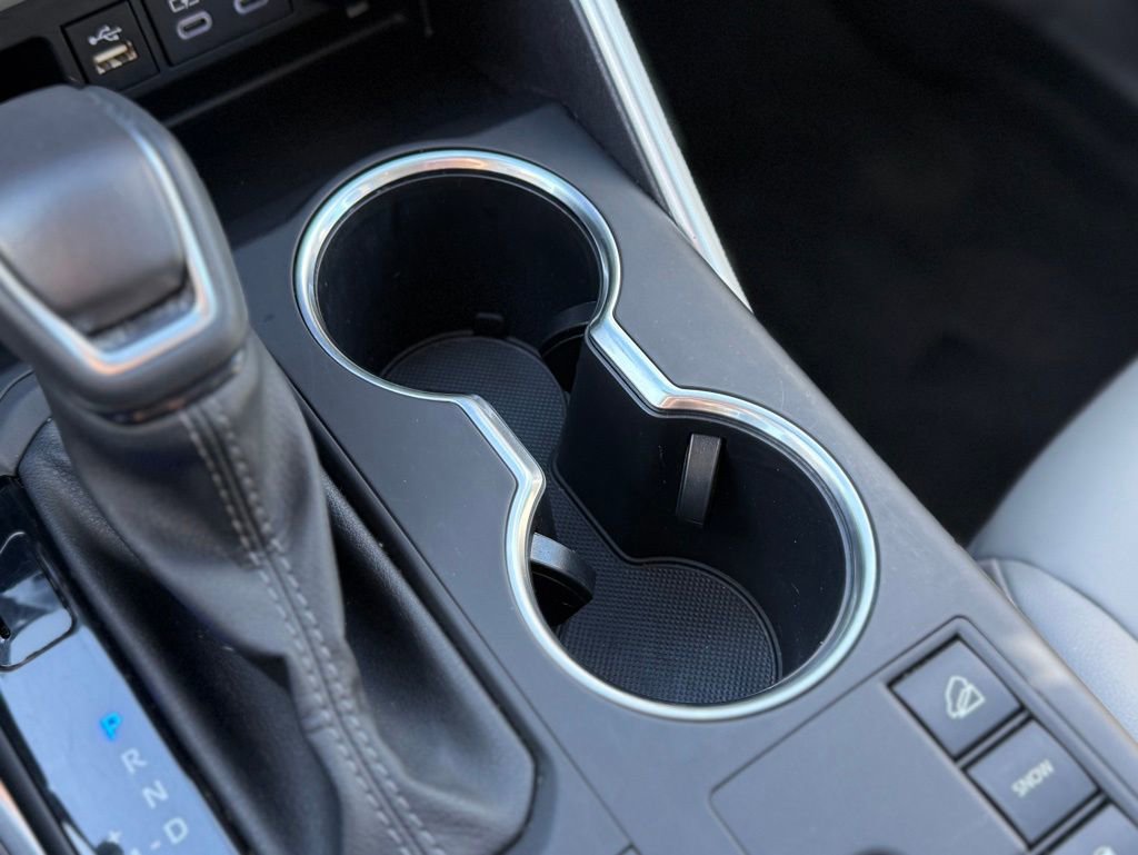 Certified 2025 Toyota Highlander XLE image 22