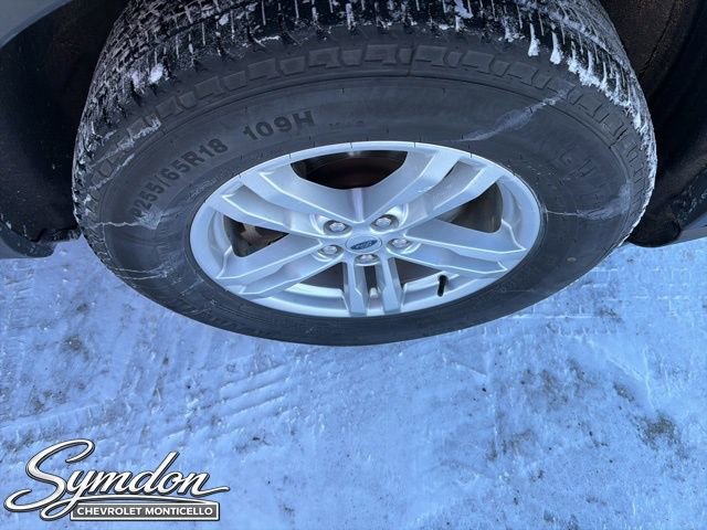 Used 2022 Ford Explorer XLT w/ Equipment Group 202A AWD/4WD image 25