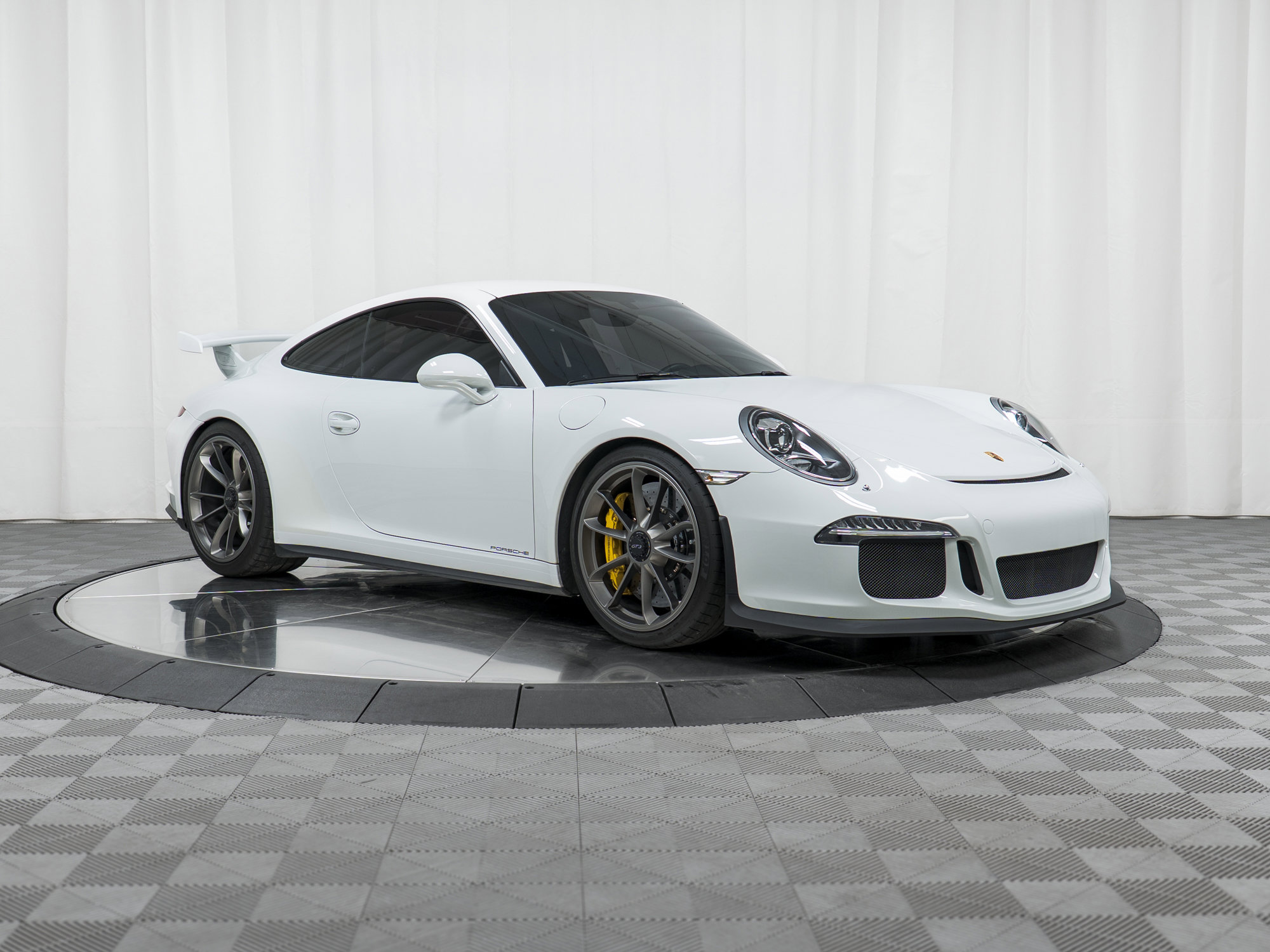 Certified 2014 Porsche 911 GT3 image 9