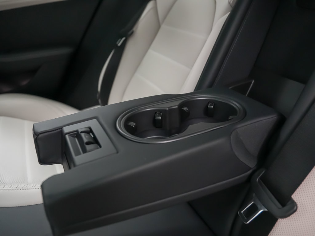 New 2026 Porsche Panamera 4 AWD/4WD image 18