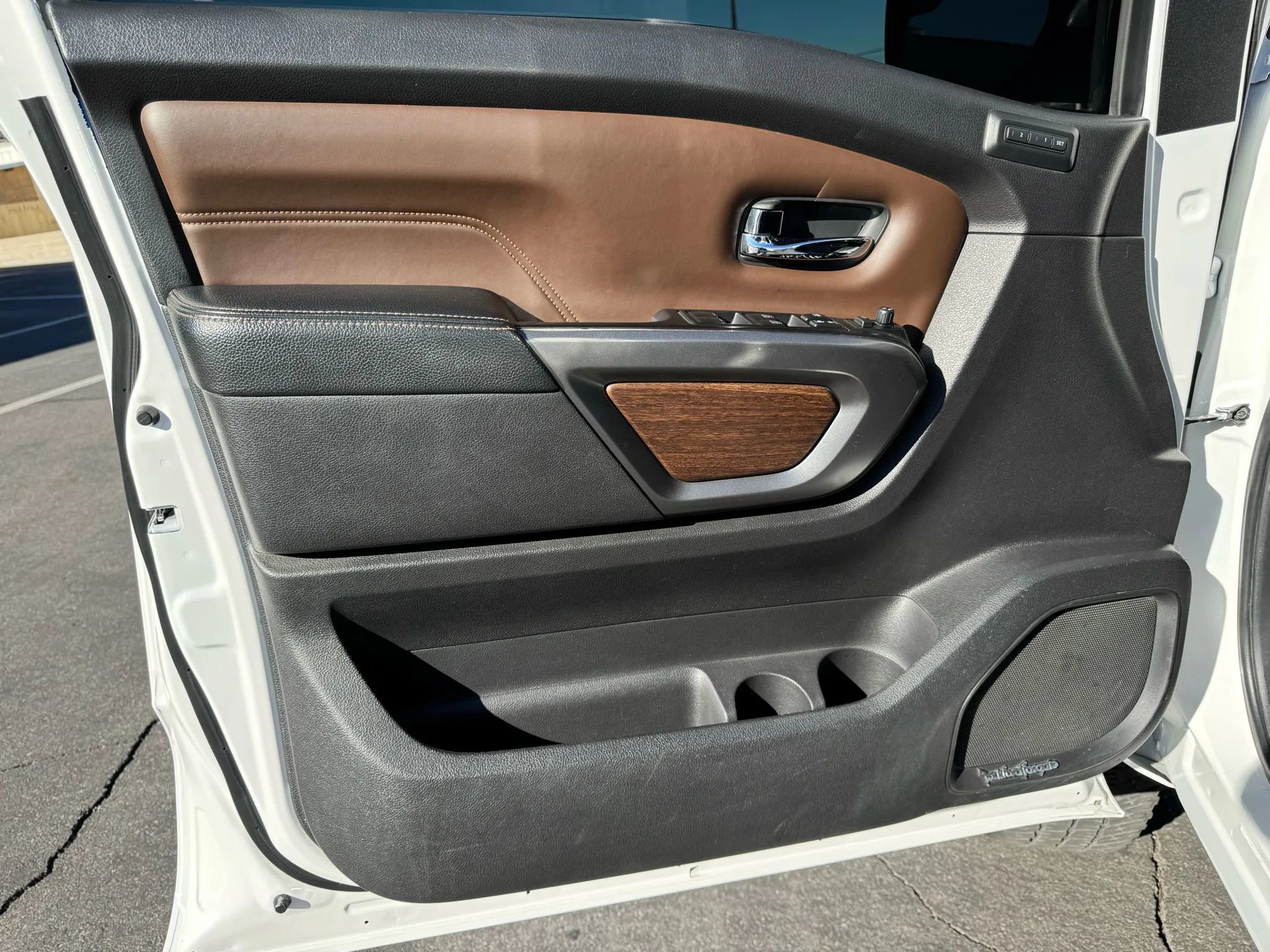 Used 2017 Nissan Titan Platinum Reserve image 13