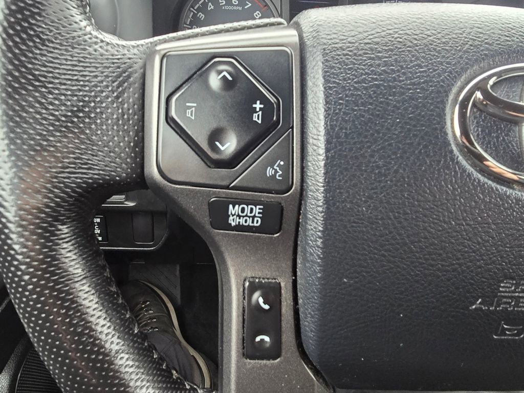 Used 2016 Toyota Tacoma TRD Off-Road w/ Towing Package image 21