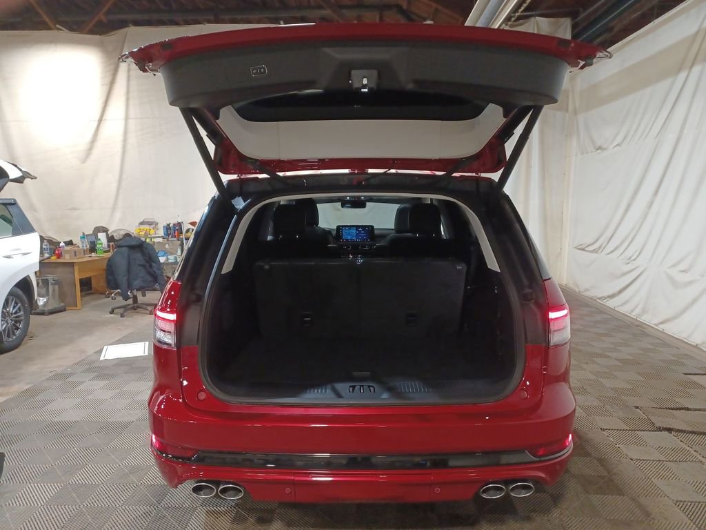 Used 2025 Lincoln Aviator AWD w/ Jet Appearance Package image 21