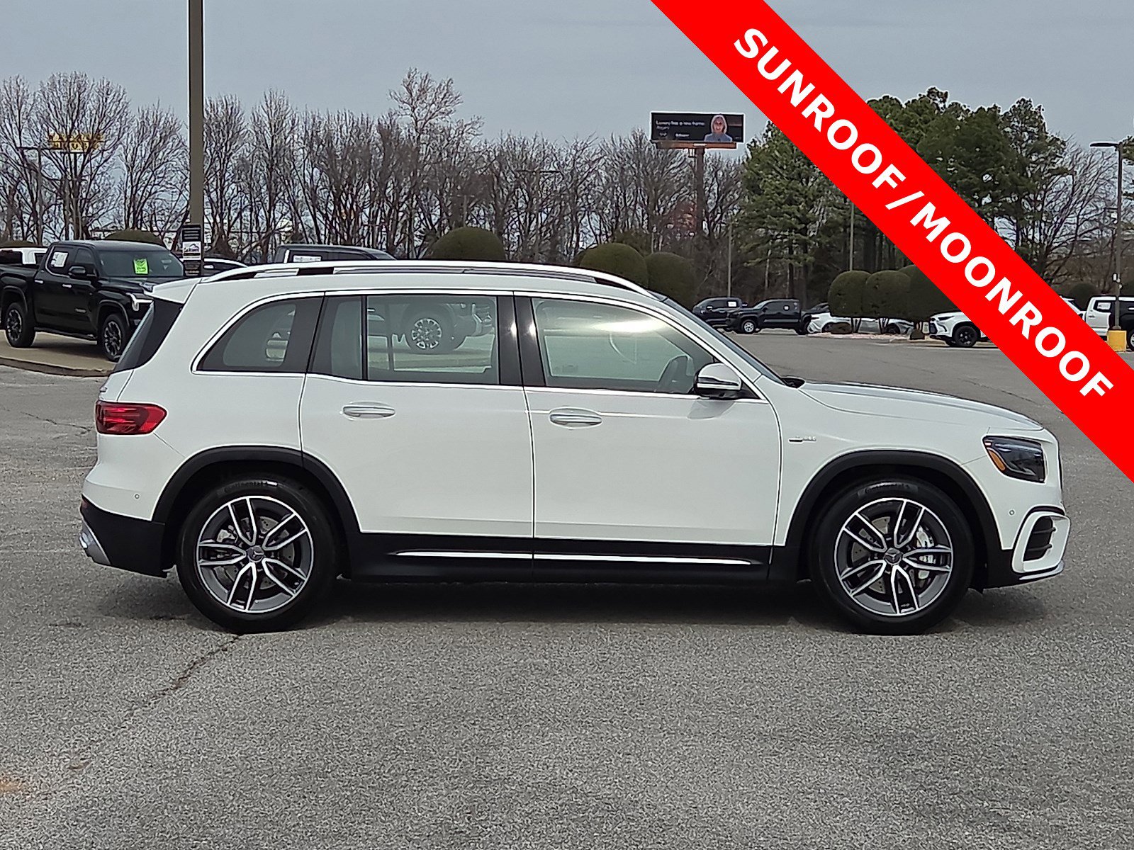 Used 2025 Mercedes-Benz GLB 35 AMG 4MATIC image 6