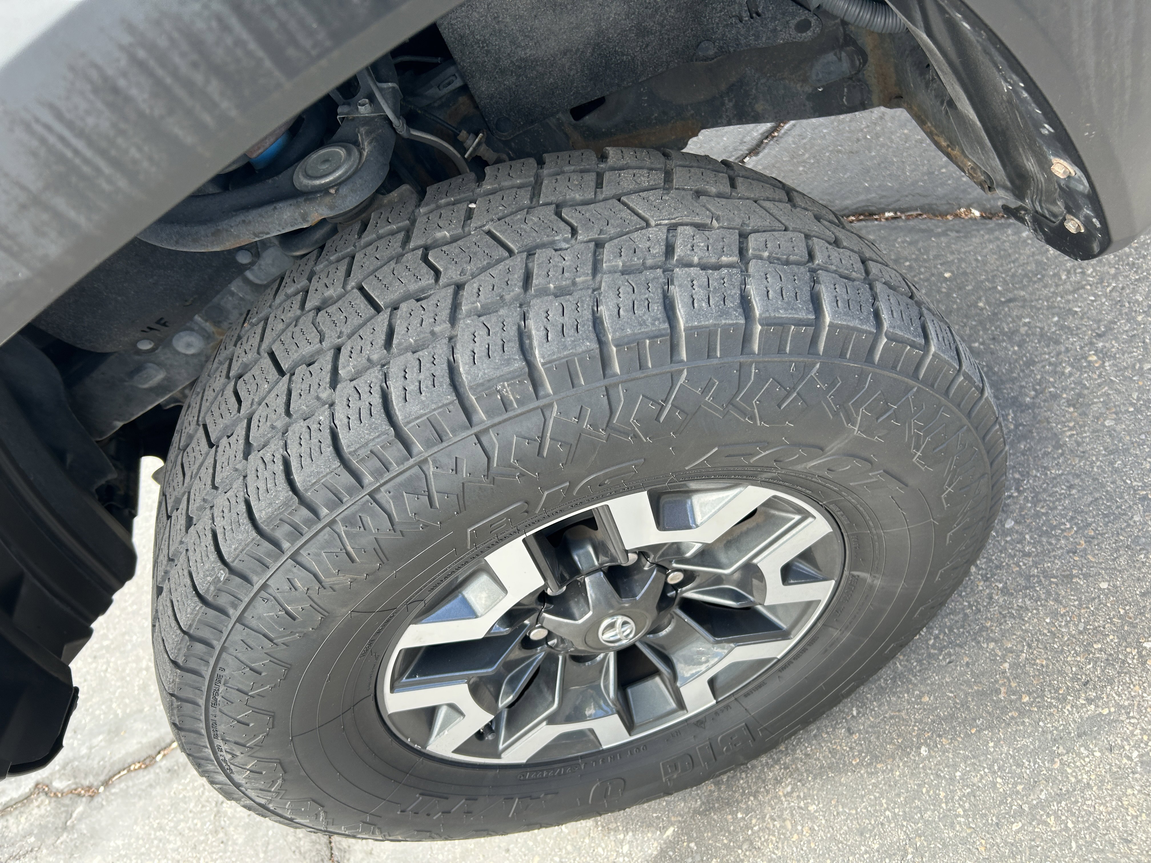 Used 2017 Toyota Tacoma TRD Off-Road w/ Tow Package (A/T) image 14